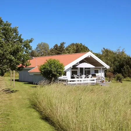 Charming In With 3 Bedrooms Semesterbostad Samsø